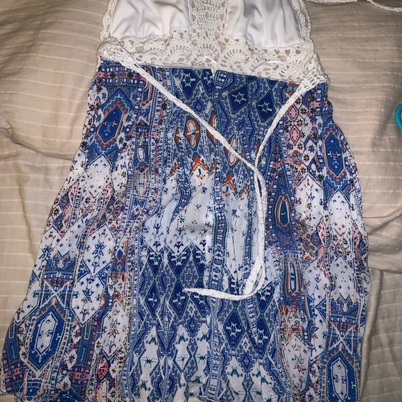 Festival dress - Picture 3 of 3